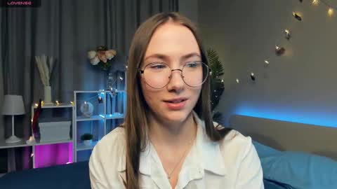 Josie Manesi online show from March 2025 08:31:02 PM