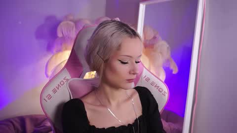 Snapshot of celeste_eyes0n chatting on October 2025 09:04:01 PM Celeste online show from October 2025 09:04:01 PM