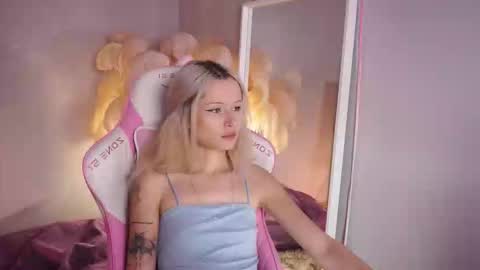 Snapshot of celeste_eyes0n chatting on October 2025 08:55:02 PM Celeste online show from October 2025 08:55:02 PM