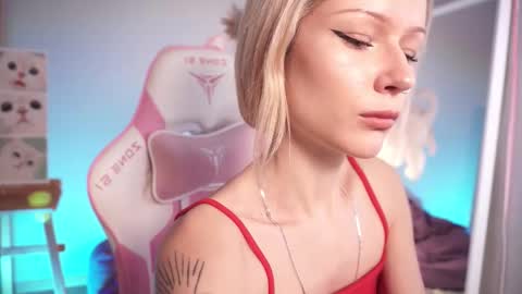 Snapshot of celeste_eyes0n chatting on October 2025 08:35:01 PM Celeste online show from October 2025 08:35:01 PM