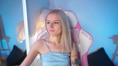 Snapshot of celeste_eyes0n chatting on November 2025 08:51:01 PM Celeste online show from November 2025 08:51:01 PM