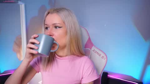 Snapshot of celeste_eyes0n chatting on November 2025 08:51:01 PM Celeste online show from November 2025 08:51:01 PM