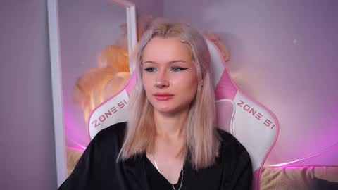 Snapshot of celeste_eyes0n chatting on November 2025 08:49:01 PM Celeste online show from November 2025 08:49:01 PM