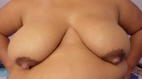 Snapshot of celeste_milk_ chatting on January 2025 07:03:01 AM celeste online show from January 2025 07:03:01 AM