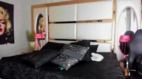 celeste_starsss online show from December 2024 09:05:01 PM