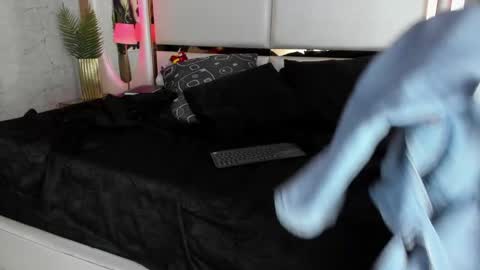 celeste_starsss online show from February 2025 01:00:02 AM