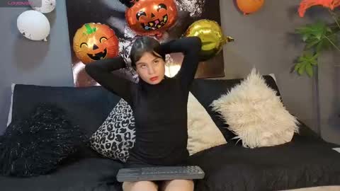 Sara online show from November 2025 06:10:01 PM