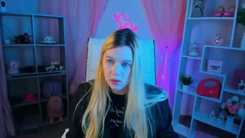 your cute kitty online show from May 2026 06:02:02 PM