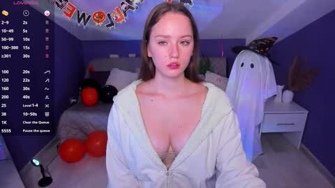 Snapshot of celinecharm_ chatting on November 2025 09:39:02 PM elin online show from November 2025 09:39:02 PM