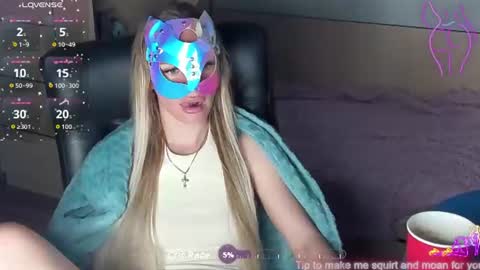celinereyys online show from June 2026 11:35:02 PM
