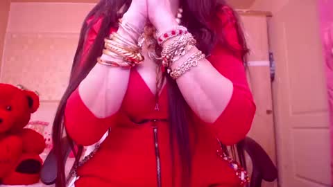 Cerise online show from March 2025 06:32:02 AM