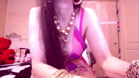 Cerise online show from November 2025 12:10:01 AM