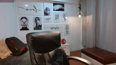 Snapshot of cerokershelby chatting on November 2025 10:04:01 AM Ceroke online show from November 2025 10:04:01 AM