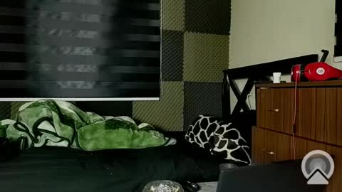 Snapshot of cezar46 chatting on January 2025 02:57:01 PM cezar online show from January 2025 02:57:01 PM