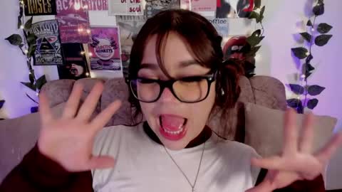 charlotte online show from May 2026 12:33:01 PM