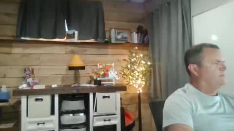 chadmichaell online show from May 2026 11:10:02 PM