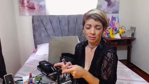 Snapshot of chanel_joliee chatting on September 2025 01:35:02 PM chanel online show from September 2025 01:35:02 PM
