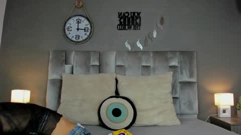 Snapshot of chaneladamss_ chatting on January 2025 07:35:02 PM C H A N E L online show from January 2025 07:35:02 PM