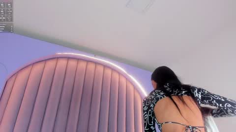 Snapshot of chaneladamss_ chatting on January 2025 01:35:01 AM C H A N E L online show from January 2025 01:35:01 AM