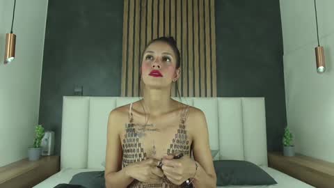 Snapshot of chaneladamss_ chatting on January 2025 07:32:01 PM C H A N E L online show from January 2025 07:32:01 PM