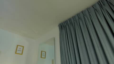 Snapshot of chaneladamss_ chatting on February 2025 01:54:02 AM C H A N E L online show from February 2025 01:54:02 AM