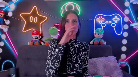 Snapshot of chaneladamss_ chatting on February 2025 10:31:02 PM C H A N E L online show from February 2025 10:31:02 PM