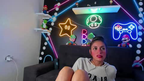 Snapshot of chaneladamss_ chatting on March 2025 01:53:02 AM C H A N E L online show from March 2025 01:53:02 AM