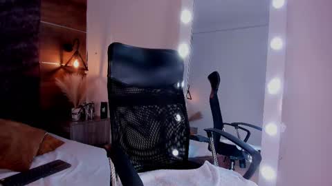 Snapshot of chaneladamss_ chatting on March 2025 02:01:02 AM C H A N E L online show from March 2025 02:01:02 AM