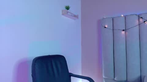 Snapshot of chaneladamss_ chatting on November 2025 02:54:01 AM C H A N E L online show from November 2025 02:54:01 AM