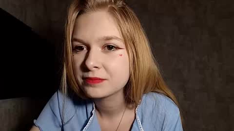 Snapshot of chanelledroz chatting on October 2025 07:53:02 AM Lia online show from October 2025 07:53:02 AM