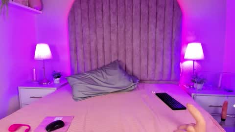 Snapshot of chanelsmell_ chatting on September 2025 10:05:01 AM chanelsmell_ online show from September 2025 10:05:01 AM