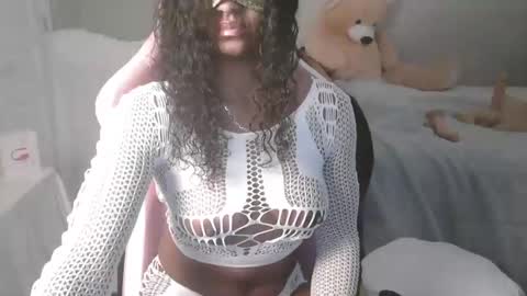 Snapshot of channel404 chatting on April 2026 12:15:01 AM Savana online show from April 2026 12:15:01 AM