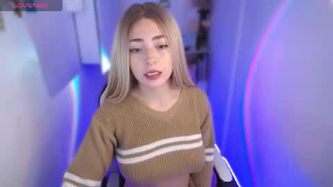 Snapshot of channel_blonde_a chatting on October 2025 05:09:01 PM channel_blonde_a online show from October 2025 05:09:01 PM