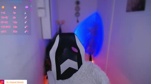 Snapshot of channel_blonde_a chatting on March 2026 08:26:01 PM channel_blonde_a online show from March 2026 08:26:01 PM