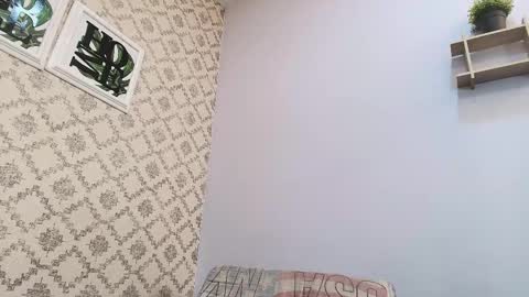 Snapshot of chantal_taylor_ chatting on February 2025 12:05:02 PM Raquel online show from February 2025 12:05:02 PM