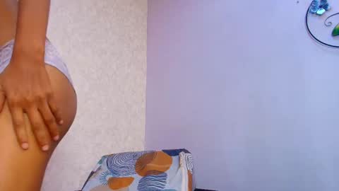 Raquel  online show from November 2025 12:05:02 PM