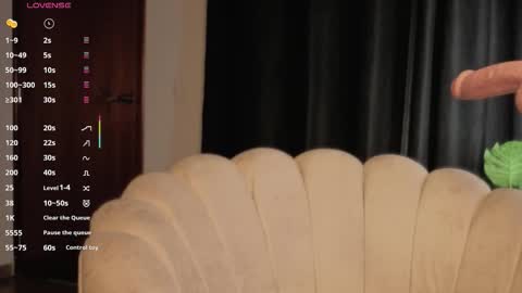 Chantall online show from October 2025 04:54:01 AM