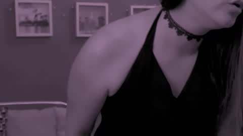 The Queen online show from December 2025 01:21:02 AM