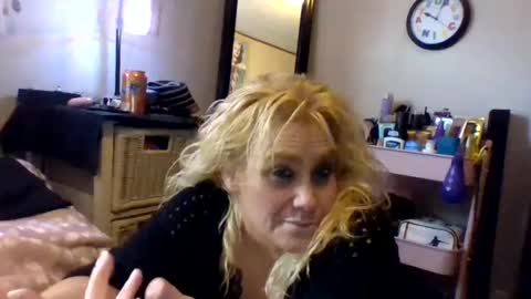 Snapshot of chaosangel33 chatting on September 2025 03:59:01 PM Ms. Behaving online show from September 2025 03:59:01 PM