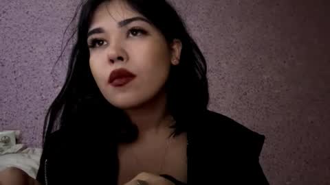 Lola online show from December 2025 06:16:01 PM