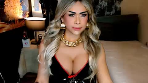 Snapshot of charismatic_apple chatting on March 2026 03:26:01 PM charismatic_apple online show from March 2026 03:26:01 PM