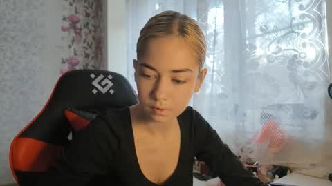 Snapshot of charleneschonert chatting on November 2025 07:20:02 AM Nancy online show from November 2025 07:20:02 AM