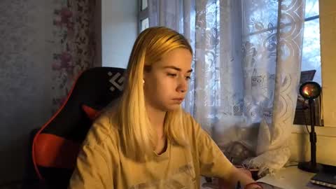 Snapshot of charleneschonert chatting on November 2025 07:31:01 AM Nancy online show from November 2025 07:31:01 AM