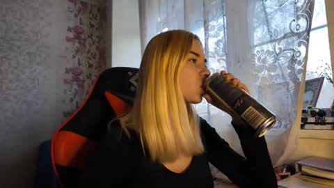 Snapshot of charleneschonert chatting on November 2025 07:40:01 AM Nancy online show from November 2025 07:40:01 AM