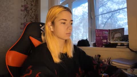 Snapshot of charleneschonert chatting on November 2025 08:05:01 AM Nancy online show from November 2025 08:05:01 AM