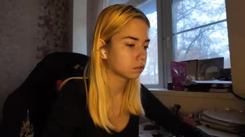 Snapshot of charleneschonert chatting on December 2025 07:35:01 AM Nancy online show from December 2025 07:35:01 AM