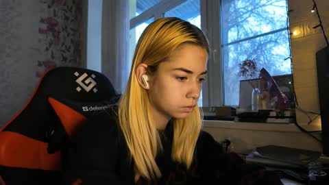 Snapshot of charleneschonert chatting on December 2025 06:51:01 AM Nancy online show from December 2025 06:51:01 AM