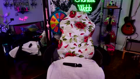 Snapshot of charlette_webb_xxx chatting on December 2024 04:12:02 AM Charlette Webb online show from December 2024 04:12:02 AM