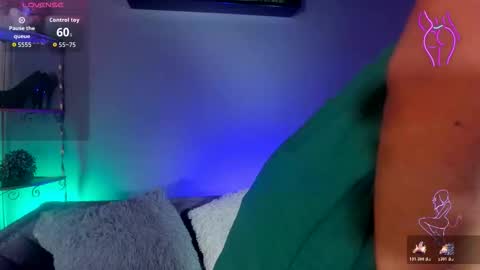 Snapshot of charlhot_ chatting on November 2025 12:31:02 PM charlhot_ online show from November 2025 12:31:02 PM