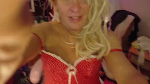 Snapshot of charli_girl chatting on November 2025 12:56:01 AM Charli online show from November 2025 12:56:01 AM